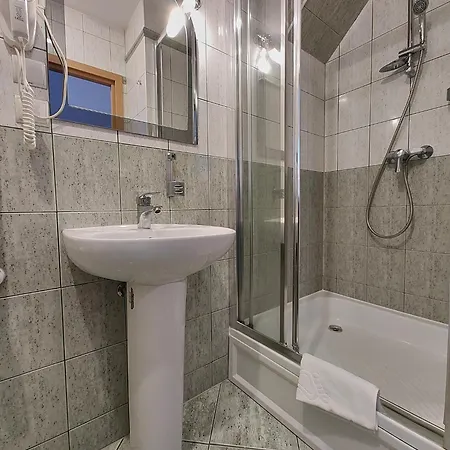 Gosciniec Nad Potokiem 3*