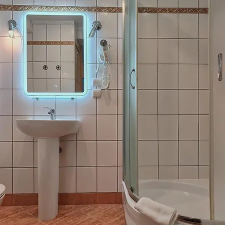 Gosciniec Nad Potokiem 3*