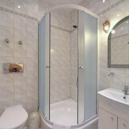 Gosciniec Nad Potokiem 3*